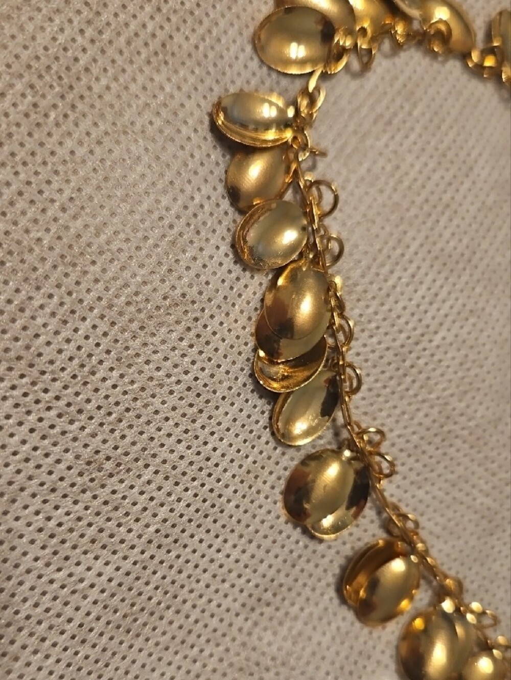 Gold-Tone Disc Charm Bracelet - Elegant Women's Jewelry - Picture 3 of 3